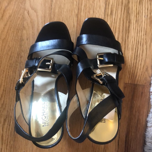 MICHAELS KORS HEALS - Picture 5 of 8